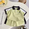 Traje de Verano de Manga Corta para Niños, Ropa Nueva de Verano, Polo de Color Contrastante, Conjunto de Dos Piezas a la Moda para Niños y Bebés, Elegante y Moderno