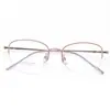 Gafas Ultraligeras de Titanio Puro para Miopía, Montura Estampado Leopardo para un Look Natural, Adecuadas para Rostros Cuadrados y Redondos, Venta al por Mayor C-7048