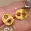 Entrada Francesa Luxo Vintage Dourado Prata escovado Orelha de Porco Brincos Vazados Pequeno Estilo de Corte Brincos de Design Versátil