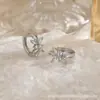 Brincos Borboleta de Zircônia Doces e Delicados Estilo Japonês, Banho de Ouro Cobre 14K, Brincos Meio Par Elegantes e Compactos, em Estoque
