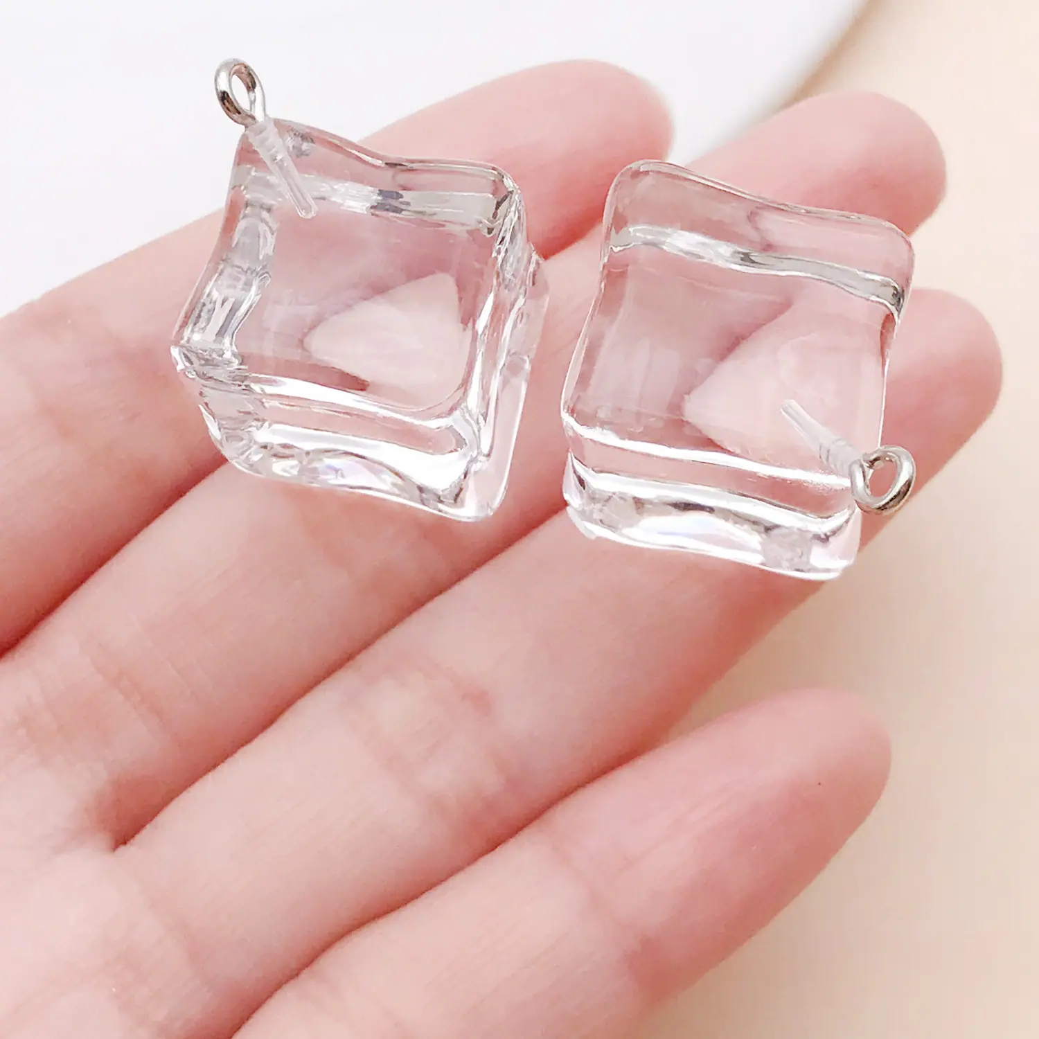 24109-H-大号透明白色树脂冰块19x17x17mm-5