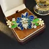 Grampo de Cabelo Elegante Estilo Vintage com Flor de Peônia e Toque de Luxo, Flor de Esmalte e Clipe de Mola com Folha para Penteado Updo na Parte de Trás da Cabeça