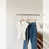 Camiseta vermelha estilo coreano com gola polo de manga curta para mulheres, suéter fino de verão slim fit de cintura alta com decote V curto para mulheres baixinhas