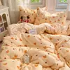 Conjunto de Cuatro Piezas de Gasa con Volantes Florales y Lazo para Niñas Transpirable Doble Capa Gasa Grado Materno e Infantil Funda de Edredón Conjunto de Tres Piezas para Dormitorio 4