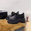2026 Primavera/Outono Novo Estilo Tamanho Pequeno Plataforma de Solado Grosso Mocassins para Mulheres Estilo Britânico Cadarço Pequenos Sapatos de Couro Sapatos Individuais