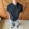 Camisa Listrada com Gola Alta e Manga Curta em Fio de Alumínio Estilo Retrô Americano para Homens e Mulheres, Camisa High-Intelligence Cleanfit para Homens