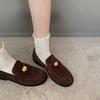 Versão de pele de carneiro ~ camurça de couro genuíno bico redondo pequena moeda de ouro salto baixo retro mocassins slip-on preguiçosos sapatos de couro para crianças
