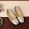 Sapatilhas estilo coreano para mulheres, coleção outono 2026, sapatos slip-on de sola reta, confortáveis e fáceis de calçar, perfeitos para looks de noite, disponíveis em tamanhos maiores