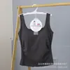 Top de tirantes de algodón puro plisado estilo 'Hot Girl' con hombros anchos para mujer con copas, adecuado para usar solo o en capas, corte ajustado, favorecedor, hermoso diseño en la espalda, venta al por mayor