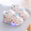 Zapatillas Deportivas con Luces Modelo Nuevo Primavera 2026 Zapatos con Parpadeo LED Tenis Suaves Antideslizantes de Dibujos Animados para Niños de 1 a 6 Años