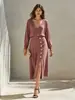 Conjunto de dos piezas de punto estilo europeo y americano con cuello en V y falda de abertura abotonada, elegante conjunto de dos piezas multicolor para mujer para ir al trabajo