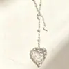 Colar Longo com Contas e Pingente de Coração Cravejado com Cristais Transparentes e Diamantes Corrente de Suéter High-End Retro de Nicho para Menina Cool Tendência