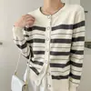 Toma real: Cárdigan de punto a rayas con cuello redondo, nueva chaqueta corta holgada para mujer, una chaqueta elegante y juvenil