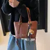 Bolso de Mano de Alta Gama para Mujer 2026 Nuevo Popular Retro Piel Suave Bolso Cubo de Hombro Versátil Bolso Cruzado para el Trabajo
