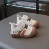 Zapatos deportivos para niños, nuevos modelos de primavera y otoño, zapatos antideslizantes para niñas, zapatos transpirables de suela blanda para caminar para bebés niños