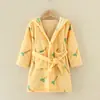 Roupão de flanela estampado infantil para meninos e meninas com capuz, roupa de casa, pijama infantil de outono e inverno, toalha de banho quente, vestuário infantil