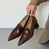 Mocasines de piel de cordero estilo francés con punta para mujer, tacón medio, tacón grueso, adecuados para ir al trabajo, con un toque de alta gama, elegante y vintage