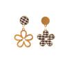 Aguja de Plata Otoño e Invierno Tela Vintage de Pata de Gallo Amor Amor Aretes Asimétricos de Perlas Aretes de Mariposa Flor Mujer