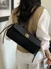 Bolso de hombro de retazos de mezclilla minimalista de diseño único, bolso de mano a cuadros versátil y moderno, bolso de axila para el día a día con cordón