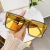 Gafas de Sol de Marco Grande Estilo Coreano Celebridad de Internet para Hombres y Mujeres Gafas Cuadradas Fotografía Callejera Reductoras de Cara Grande Tono Vibrante Libro de Caperucita Roja Gafas Explosivas