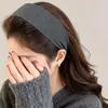 Faixa de cabelo cinza com linha do cabelo alta e borda larga para mulheres, novo estilo 2026, para uso diário externo, arco de cabelo, elástico de cabelo, presilha de cabelo, acessórios de cabelo