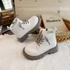 Novas Botas Curtas Femininas Outono 2026: Estilo Simples, Moderno, Versátil, Botas Chelsea, Casual, Princesa, Confortável, Botas de Couro Antiderrapantes