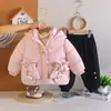 Jaqueta acolchoada de algodão para meninas, casaco de inverno forrado com fleece, design de desenho animado espesso, roupas infantis para idades 0-6, nova jaqueta acolchoada estilosa para meninas pequenas, vendida individualmente