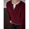 Suéter de punto de moda para hombre, otoño e invierno, color liso, cuello en V versátil, bloques de color, suéter de punto moderno estilo coreano para hombres jóvenes