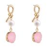 Moda creativa anudada metal costura perlas de imitación con aretes de piedra natural de imitación rosa aretes de mujer al por mayor