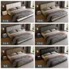 Nueva cama con cabecero de cuero estilo italiano modelo 2026 para dormitorio principal, cama minimalista moderna para casas pequeñas