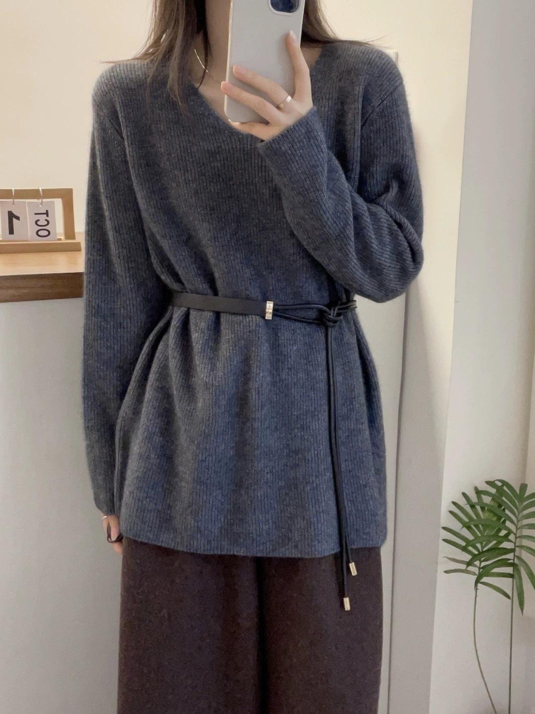 复制_v领中长款纯色羊毛衫女遮屁股秋冬季欧货高.jpg