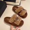 Chinelos peludos de plataforma grossa de celebridade da internet para mulheres, para usar ao ar livre, novo estilo 2026, moda outono e inverno, chinelos de algodão peludos encaracolados tipo urso com uma tira