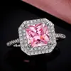 Grupo de Alta Gama Europeo y Americano Anillo de Zirconita Cúbica Lujo para Mujer Anillo Cuadrado Rosa de Zircón Pulsera F1428