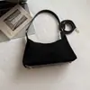 Bolsa de Axila Estilo Coreano de Comercio Exterior de Nicho para Mujer Nueva Elegante de Alto Valor Bolso de Media Luna de Mano Bolso Cruzado de Hombro Único para el Trayecto