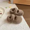 Nuevos zapatos de invierno para niñas, con forro de felpa, lindos, esponjosos, zapatos de algodón cálidos para niños, de suela suave, antideslizantes, pantuflas para interiores del hogar