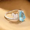 Anel de Luxo Leve em Forma de Gota Azul Claro Topázio Sintético para Mulheres, Anel de Coroa de Safira da Moda de Nicho, Joias Personalizadas