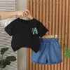 Traje de Moda de Verano para Niños 2025 Ropa de Moda de Verano para Bebé Ropa Infantil Estampada a Color con Letras Manga Corta Dos Piezas Venta al por Mayor