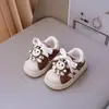 Zapatos para Niños Pequeños Zapatos para Niños Primavera y Otoño Nuevo Bebé Suela Suave Niñas Punta de Concha Zapatos de Tabla Casuales Niños Pequeños Zapatos Deportivos
