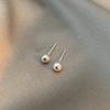 Aretes de Tuerca Metálicos Pequeños y Compactos, Estilo Simple y Cool, Versátiles y Elegantes, Moda Estudiantil Retro, Aretes para Mujer para Ir al Trabajo
