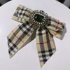 Estilo College Británico Retro Cuadros Pajarita Unisex Decorada con Pedrería Accesorio para Cuello de Camisa Jk