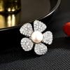 Broche de fivela magnética de flor requintado e elegante, luz de luxo, moda, corpete de pérolas de água doce, fivela anti-luz