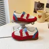 Tênis de Treino Alemão Infantil 2026 Meninas Estilo Ballet Sola Única de Malha Respirável Casual Shoes Esportivos Vazados Meio Abertos