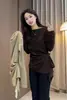 Camiseta irregular única en estilo coreano suave, casual y amigable con la piel, rejuvenecedora, camiseta básica plisada adelgazante, top versátil