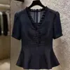 Camisa de Manga Corta con Cuello en V Azul Marino Estilo Lujo Ligero para Mujer Verano 2026 Nuevo Top Blusa Adelgazante de Cintura Ceñida de Gama Alta