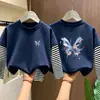 Camiseta de manga longa 100% algodão para meninas, nova para primavera e outono, camisa de base infantil, tamanho médio e grande, blusa infantil de duas peças falsas com desenho