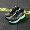 Outono 2026 Novo Modelo Popular Sapatos de Couro para Meninos com Fivela Rotativa Tênis Esportivo Infantil para Corrida 6474
