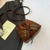Bolsa Transversal Vintage Fosca para Mulheres, Bolsa de Ombro da Moda de Nicho, Bolsa Saco Versátil Simples com Cordão, Comércio Transfronteiriço