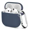 Funda protectora adecuada para Apple AirPods de 4ª/5ª generación, carcasa de silicona para auriculares, bolígrafo de limpieza y mosquetón - un juego de tres piezas