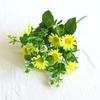 Zhaojing Crafts 2023 Nova Flor Artificial 5-Head Pequeno Crisântemo Selvagem Decoração para Casa Ornamentos Internos Pequeno Buquê