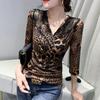 2025 Camiseta Sexy de Cuello en V de Manga Media Moda para Mujer Top Estampado de Siete Mangas Costura de Malla Camisa Base Camisa Interior Pequeña